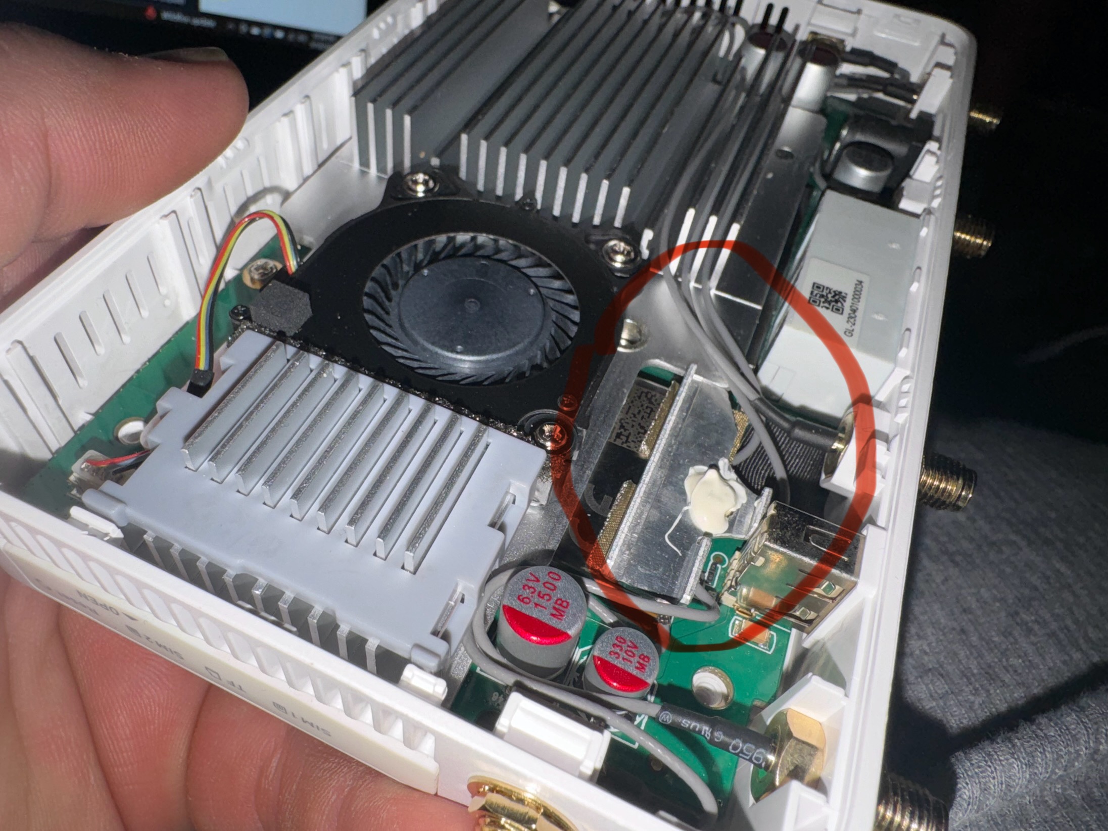 suggestions-on-how-to-disassemble-a-spitz-ax-gl-x3000-router-gl